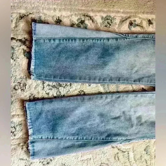 Indigo Rein Cropped Jeans - Picture 4 of 5